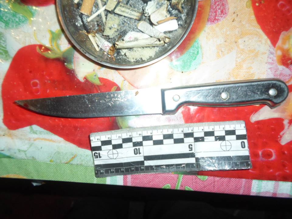 Пьяная жительница Измаильского района из-за ревности вонзила нож в собутыльницу