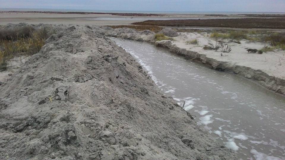 Сотрудникам НПП "Тузловские лиманы" удалось соединить лиман Шаганы с Черным морем