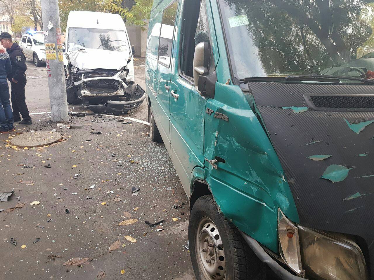 В Измаиле в результате ДТП микроавтобус вылетел на тротуар