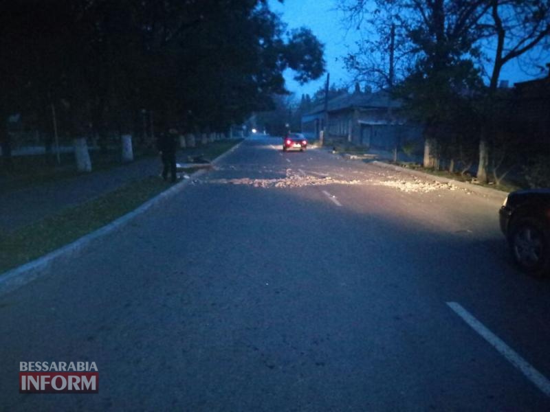 В Измаиле ночью неизвестное авто сбило электроопору