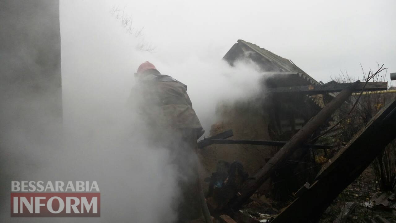 Масштабный пожар оставил измаильскую пенсионерку накануне зимы без крыши над головой