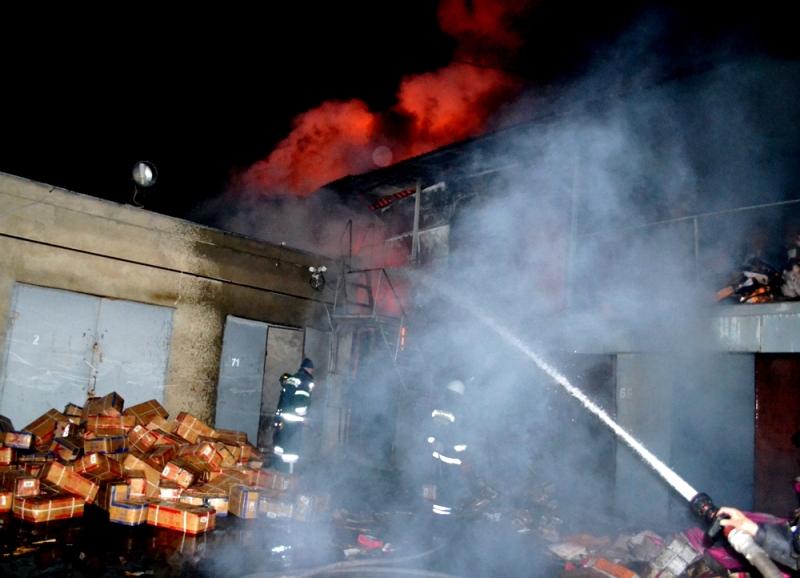 Масштабный пожар на рынке «7-й километр»: огонь гасили 70 человек и 15 единиц спецтехники