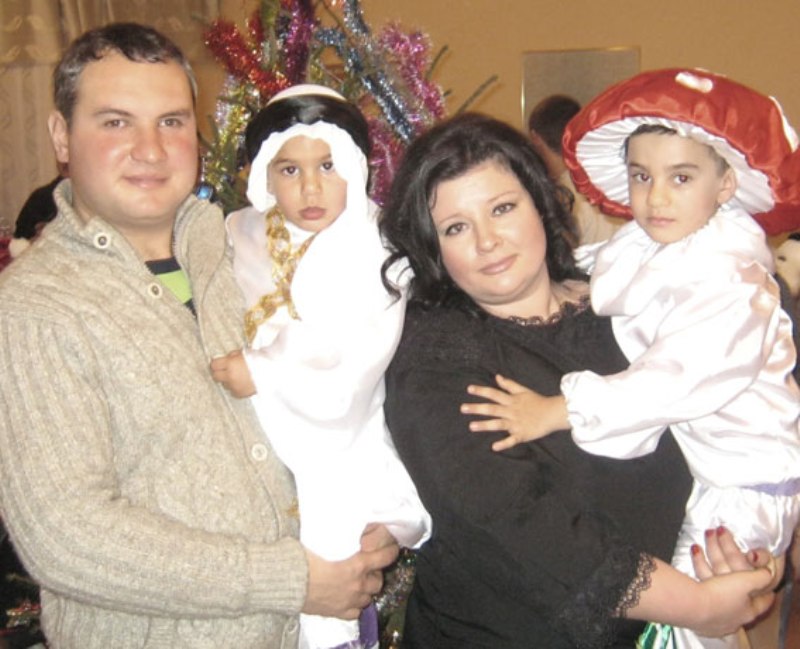 Женщина-полицейский из Арциза стала мамой для двух мальчиков-сирот из Луганска.