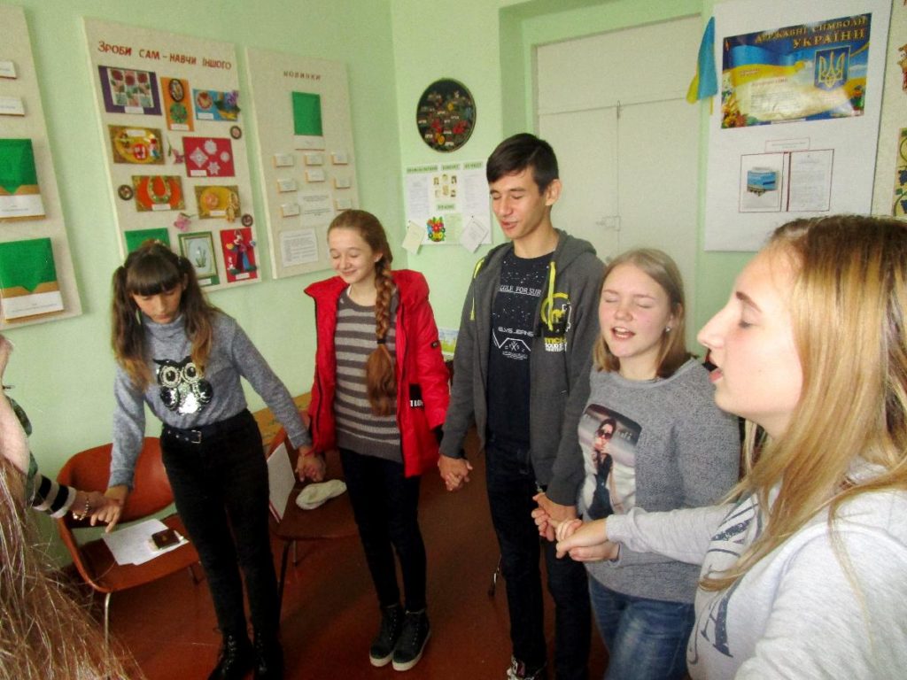Белгород-днестровские школьники к Международному дню слепых провели уличный хэштеговый флешмоб