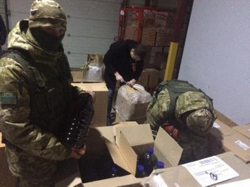 Из Измаила и Рени в Одессу тоннами переправляли контрафактный алкоголь - спецоперация ГПС и ГФС