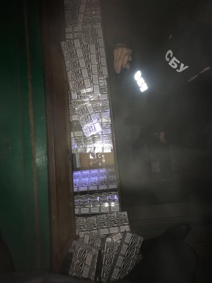 СБУ и пограничники изъяли у Рены контрабандные сигареты на сумму более 1 млн. гривен