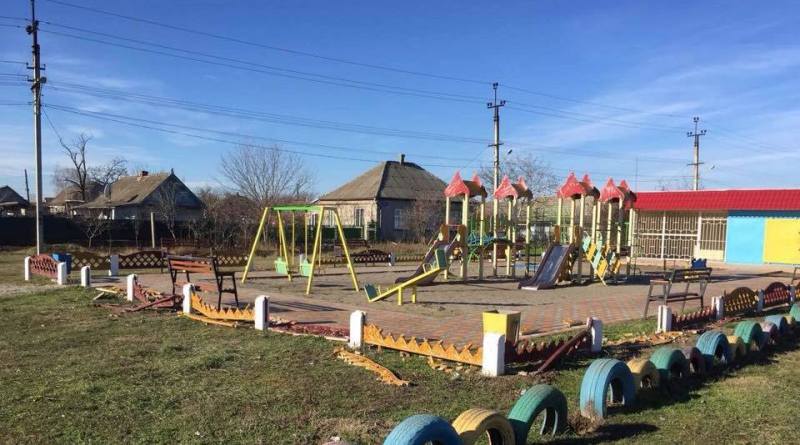 В Килии вандалы разгромили оградку детской площадки, построенной за спонсорские средства