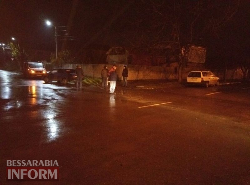 Авария на мокрой дороге: в Измаиле столкнулись ВАЗ и Opel