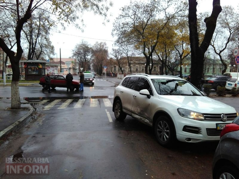 Воскресная суета: на проспекте Суворова в Измаиле через два часа произошло сразу две аварии