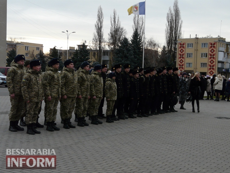 В честь Дня Вооруженных сил Украины в Измаиле прошло торжественное возложение цветов