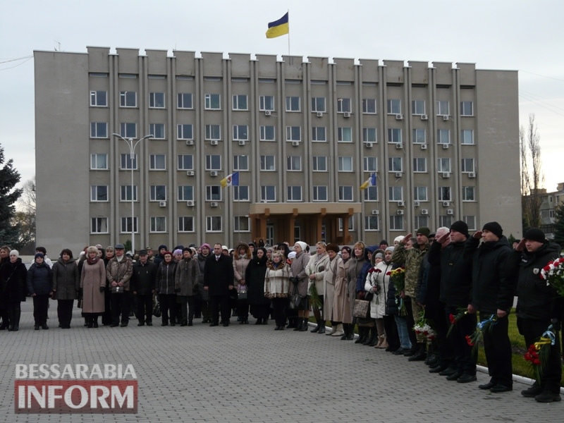 В честь Дня Вооруженных сил Украины в Измаиле прошло торжественное возложение цветов