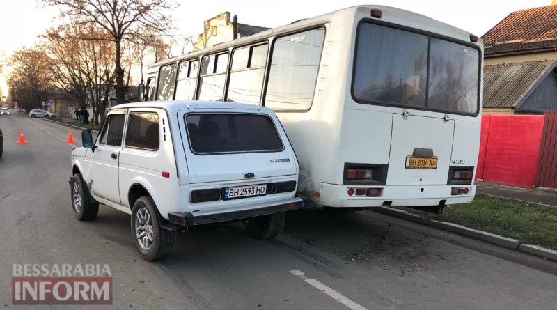 Неудачный обгон: в Измаиле заблокировали часть улицы Семинарской.