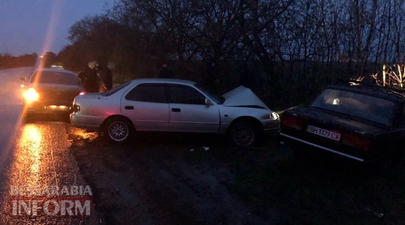 В лобовом столкновении двух авто на трассе Одесса-Рены пострадали двое детей и их мама