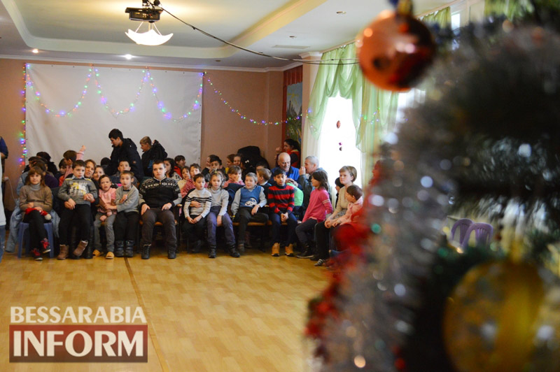 Уроженец Килии, проживающий в Одессе, организовал сюрприз для воспитанников школы-интерната на малой семье.