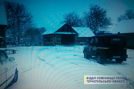 Преступление во благо: на Западной Украине мужчина подшофе украл трактор, чтобы расчистить деревню от снега