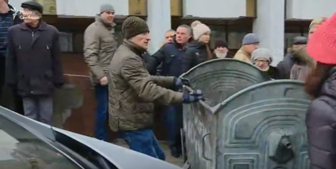 В Киеве ГПУ при поддержке "Альфы" пыталась задержать Саакашвили, но его "отбили" сторонники (обновляется)