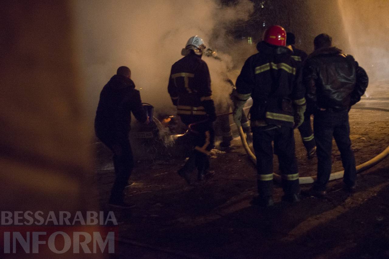 В Измаиле загорелся автомобиль Очевидцы утверждают, что слышали взрыв