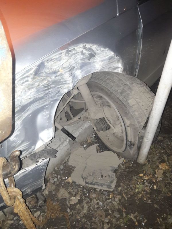 В Измаиле минувшей ночью Volkswagen врезался в придорожное дерево