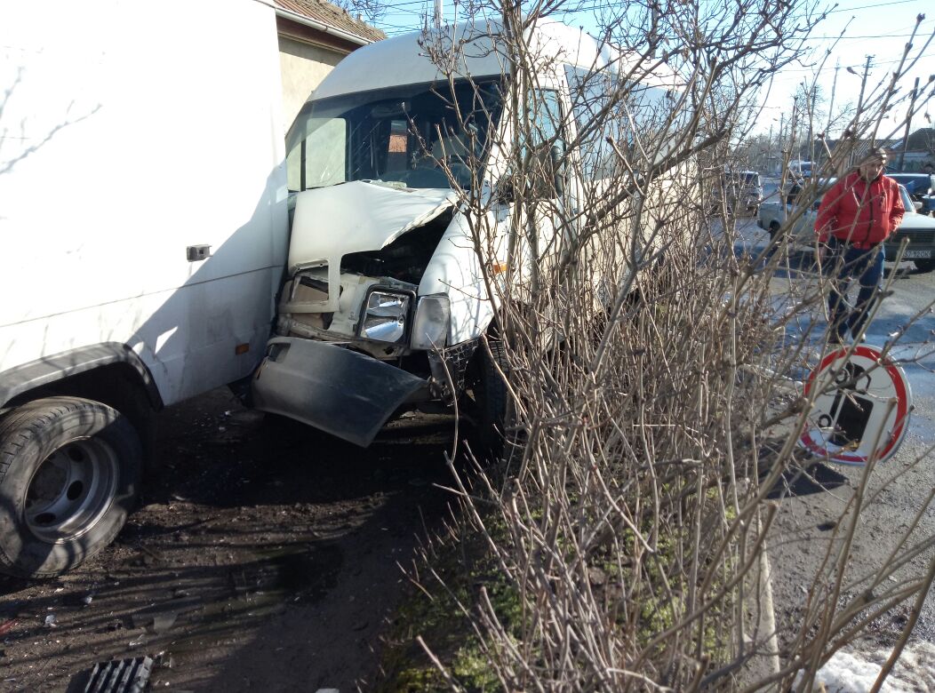 В Измаиле в серьезном ДТП на улице Белгород-Днестровской пострадала пассажирка международного автобуса