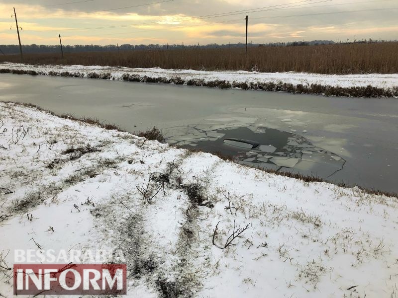 Измаильский р-н: между селами Старая Некрасовка и Кислицы в канале утонул автомобиль (обновлено)