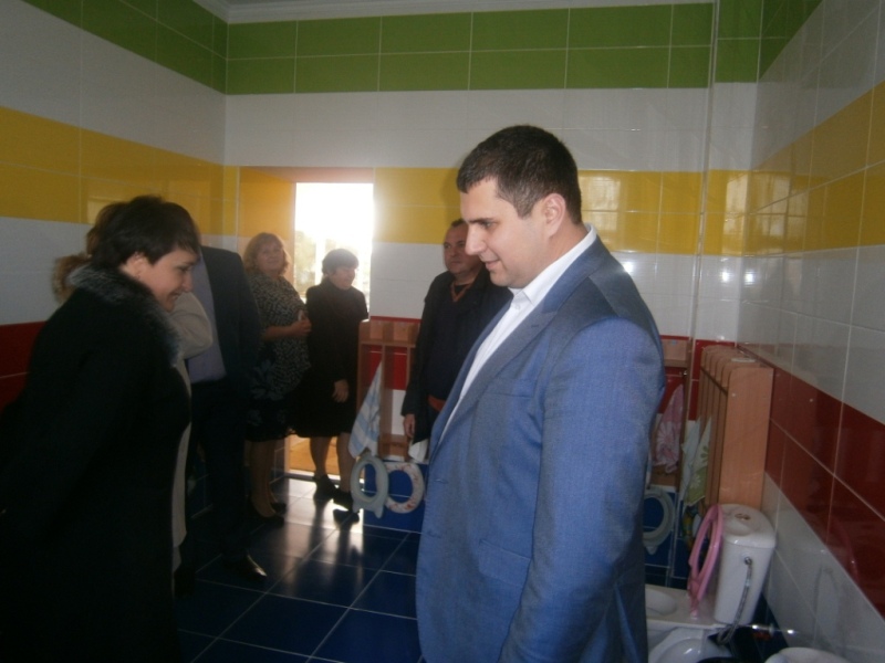 По современным стандартам: в Саратском районе после капремонта открыли сразу два детских садика