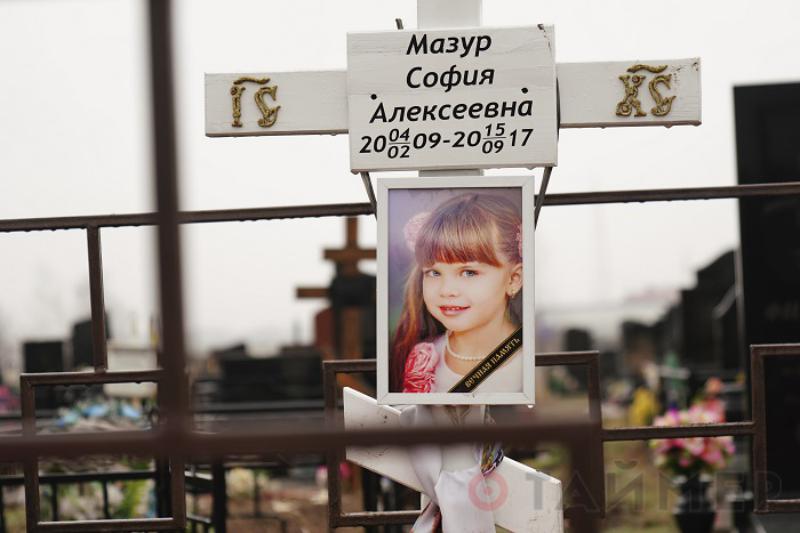 Сегодня по настоянию родителей эксгумировали тела девочек, погибших в лагере «Виктория»