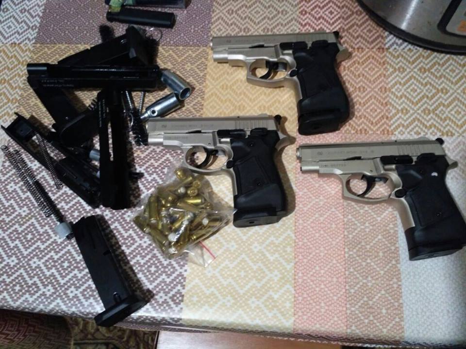 СБУ и прокуратура выкрыли измаильчанина, который торговал контрабандным оружием через интернет.