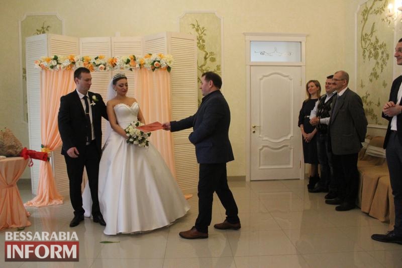 Экспресс-браки в Измаиле: Центр обслуживания граждан провел в отеле «Бессарабия»
