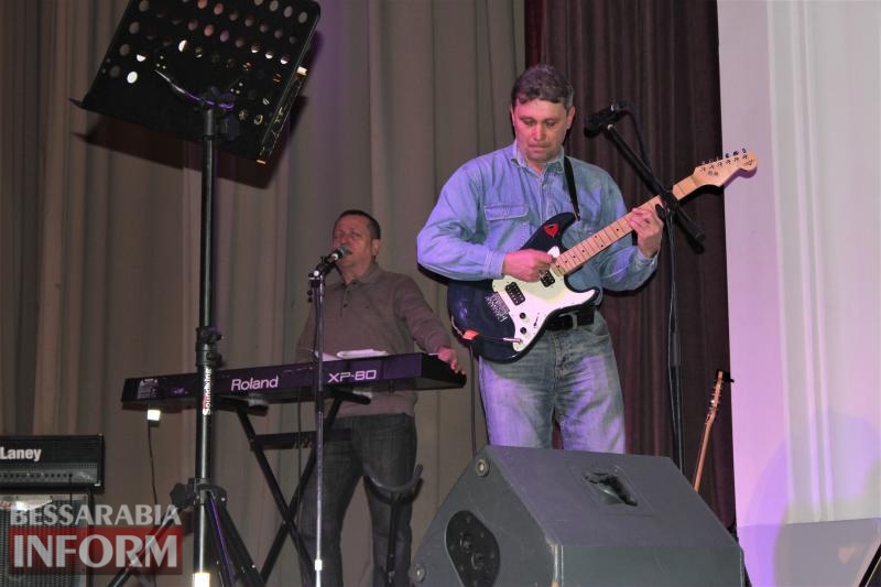 Вокально-инструментальные коллективы Измаила организовали для жителей города Вечер живой музыки