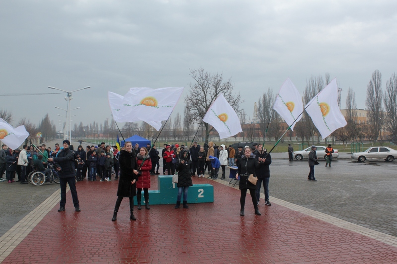 Мокрая гонка: День Кобзаря в Измаиле отметили массовым легкоатлетическим пробегом