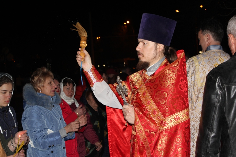 Христос воскресе! - православные освятили пасхальные корзины в храмах Измаила