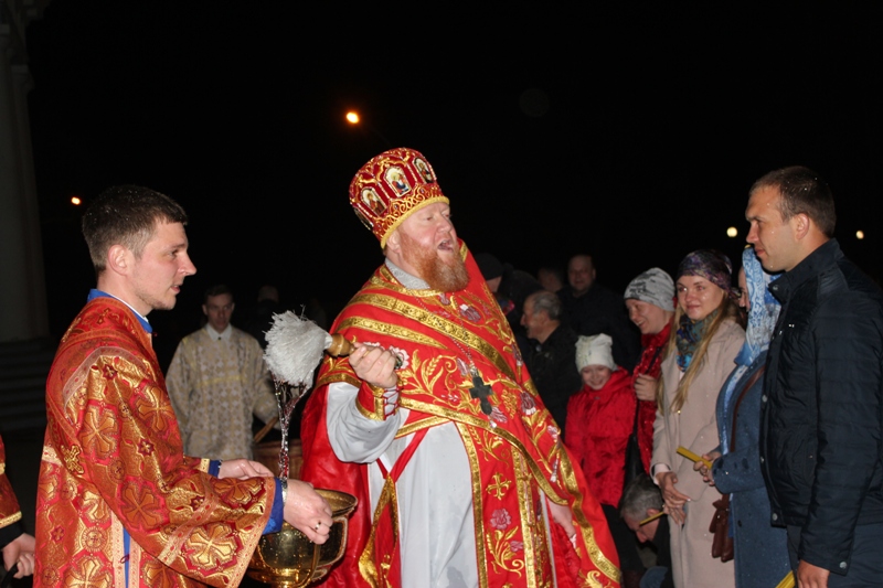 Христос воскресе! - православные освятили пасхальные корзины в храмах Измаила