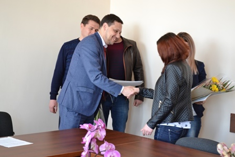 В Болграде две девушки, выросшие без родителей, получили квартиры