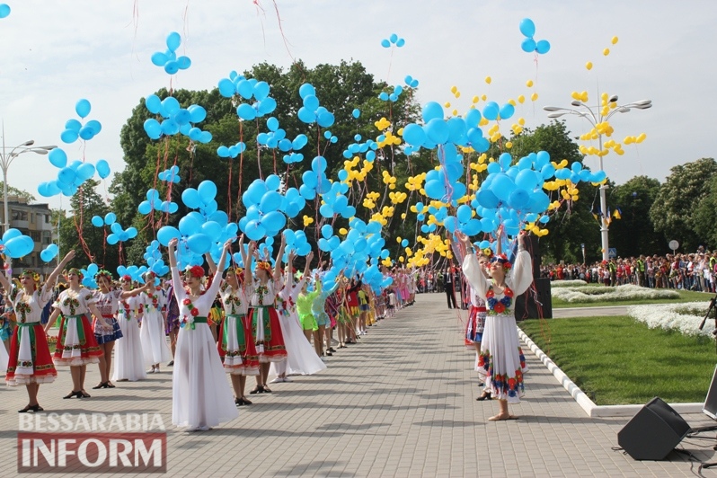 День Победы в Измаиле: праздничное шествие, возложения венков, "полевая" кухня и никаких провокаций