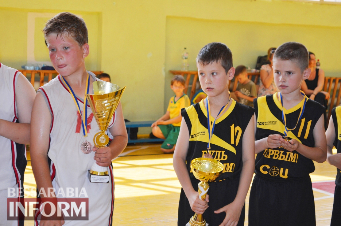 В Килии за кубок Александра Дубового сразились четыре баскетбольные команды