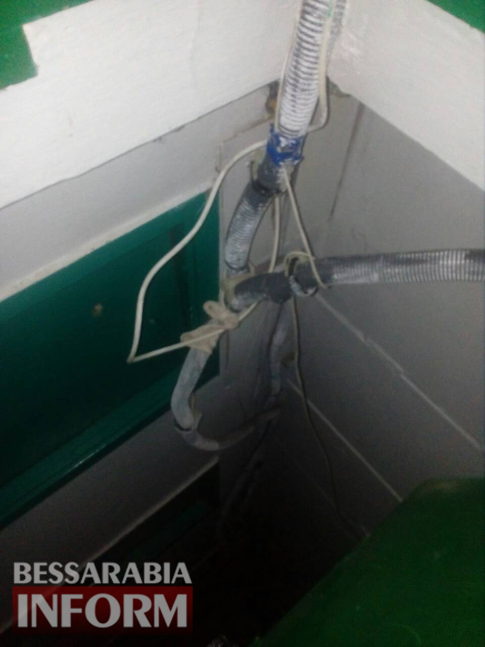 В Килии жители трех пятиэтажек надолго остались без света из-за кражи кабеля