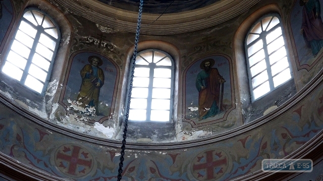 В Рени старинный Свято-Вознесенский собор рушится изнутри