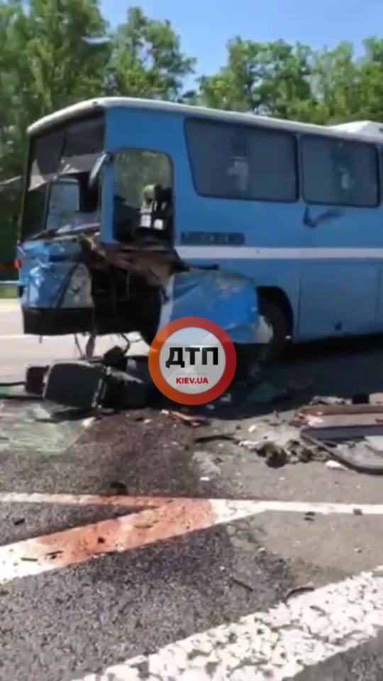 Чем круче авто, тем больше скорость: 2 жуткие аварии со смертельным исходом на трассе "Одесса-Киев"
