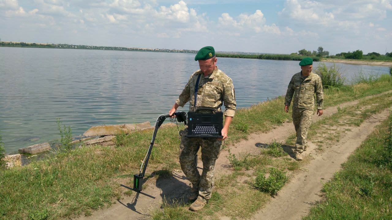 Белгород-Днестровские пограничники исследовали водный рубеж с георадаром и водолазами