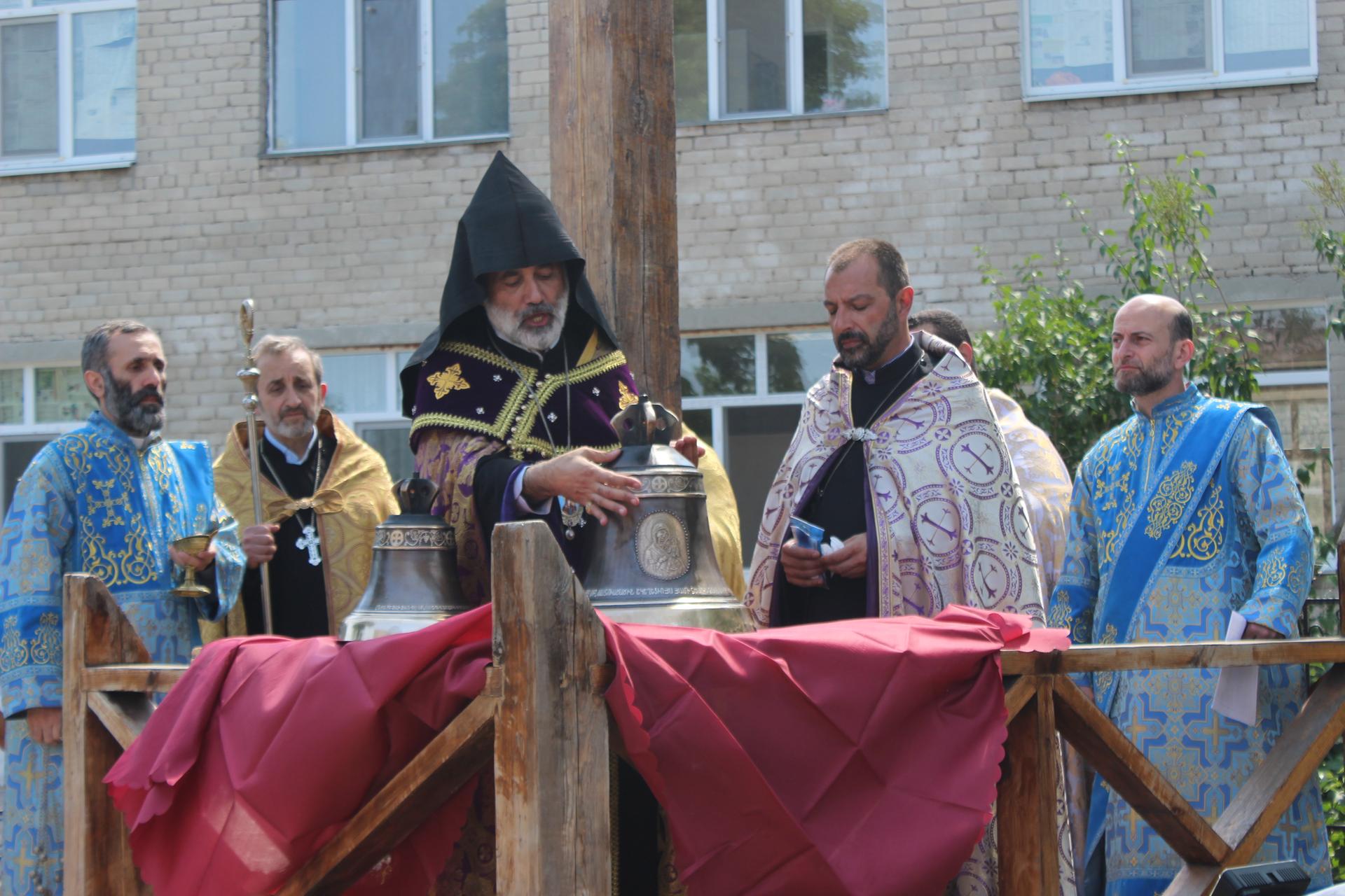 В Армянской церкви Белгорода-Днестровского освятили колокола