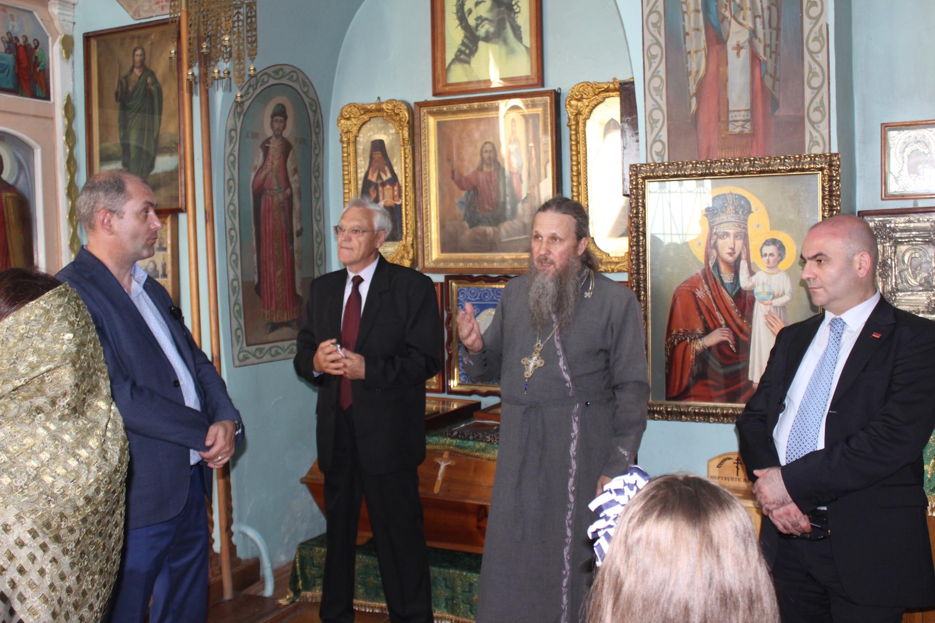 В Армянской церкви Белгорода-Днестровского освятили колокола