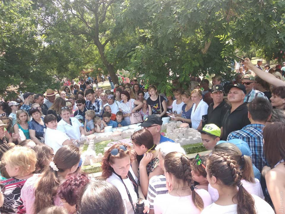 Как прошел День города в Аккермане: торт-крепость на 100 кг, костюмированный парад и свето-музыкальное шоу