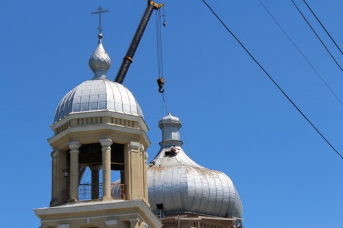 Над древней старообрядческой церковью в Измаильском районе старый румынский купол был заменен новым