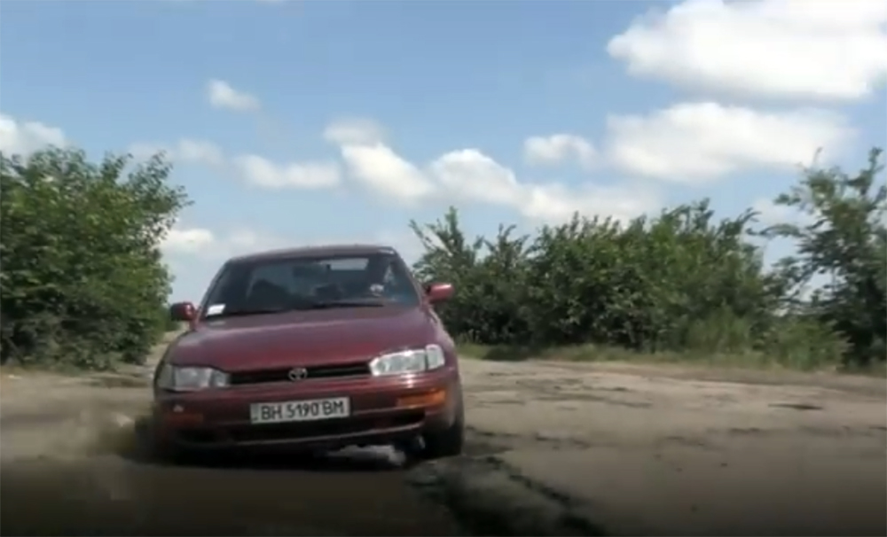 Три села Болградского района просят главу ОГА отремонтировать дорогу госзначения