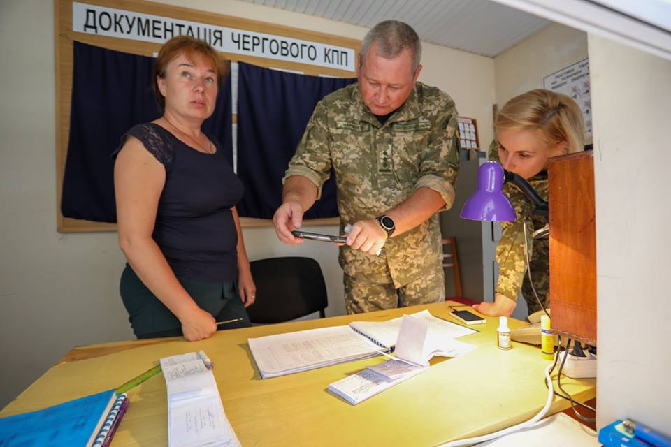 Военнослужащих в Одесской области кормят просроченными консервами без документов (фото)