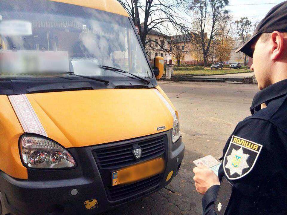 Один водитель пьяный, второй - нелегал без категории. Итоги проверки пассажирских автобусов в Одесской области