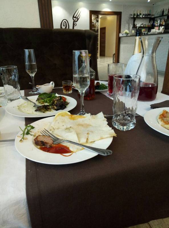 В одном из лучших ресторанов Измаила подают фирменное блюдо с отнюдь не благородной плесенью (фотофакт)