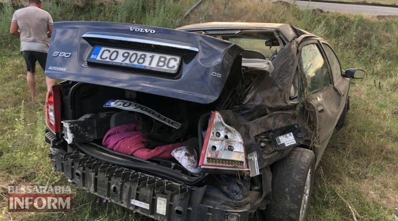Опасный ремонт трассы Одесса-Рени: под Измаилом автомобиль слетел в кювет из-за необозначенных ремонтных работ