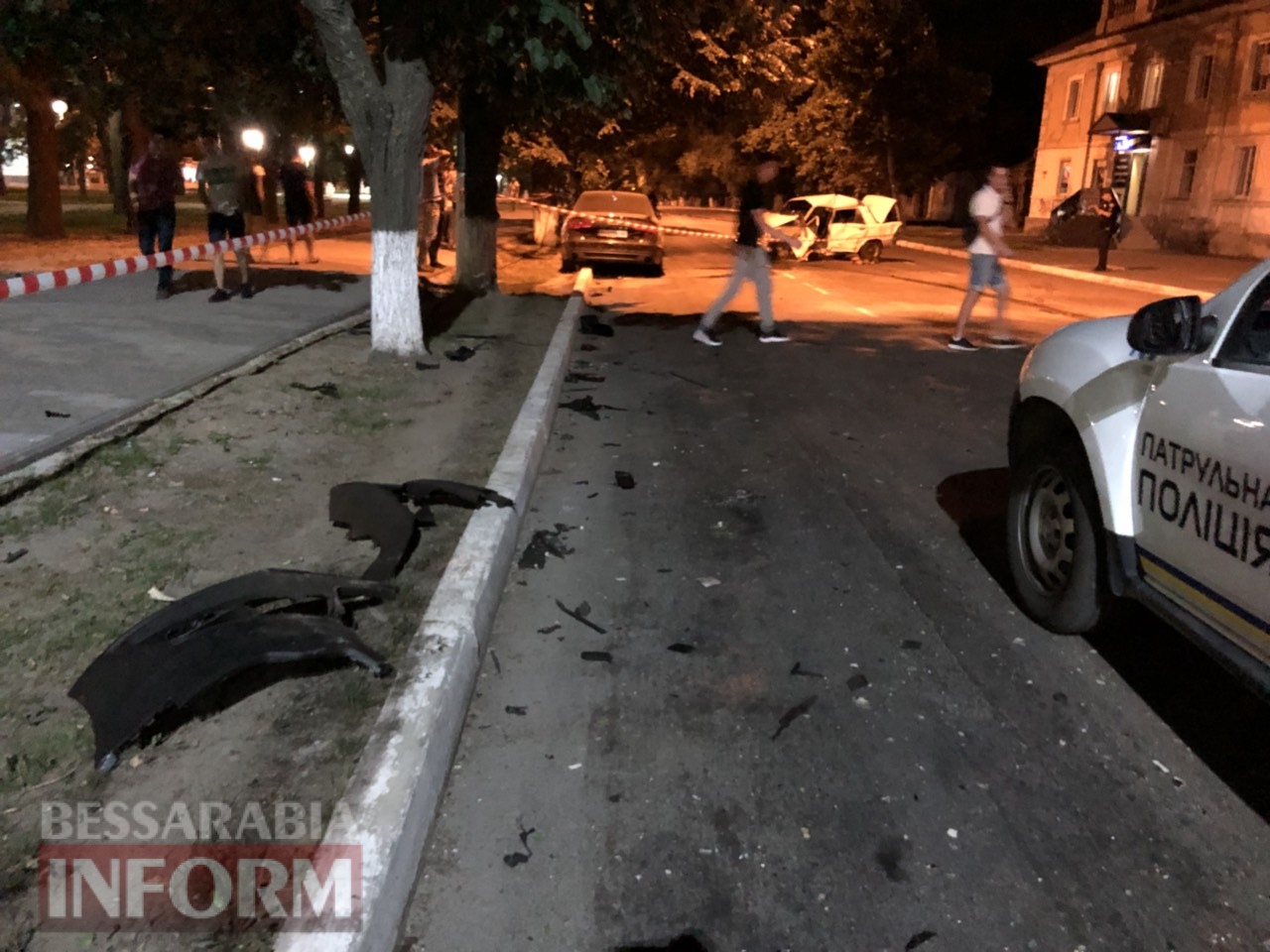 Ночное ДТП в Измаиле: на проспекте Суворова Audi на огромной скорости протаранила "копейку". Есть пострадавшие