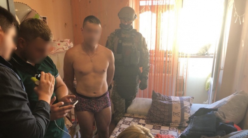 Полицейские из Австрии помогли разоблачить украинца, который снимал порно с 11-месячной дочкой